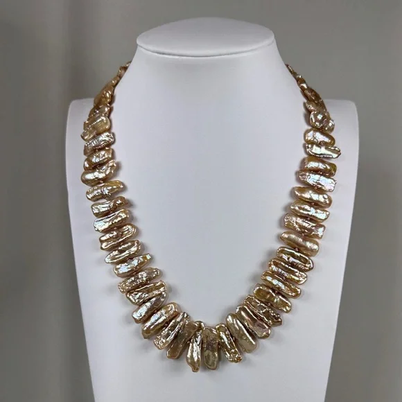 Freshwater biwa pearl necklace with 14k gold clasp - Picture 2 of 7